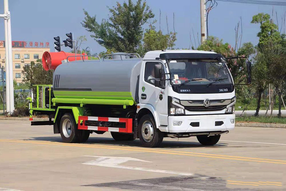 東風8方霧炮抑塵車（30-50米）