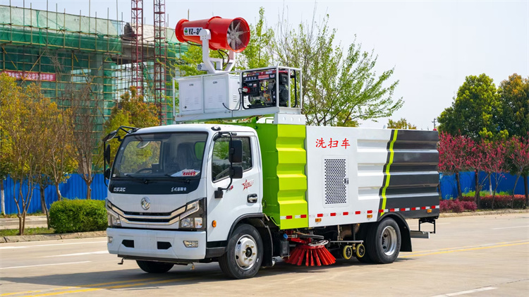 東風8噸洗掃車加裝霧炮機