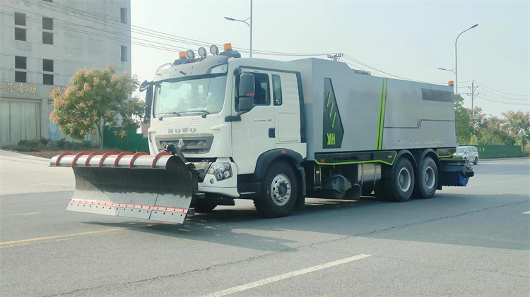 重汽豪沃多功能除雪車